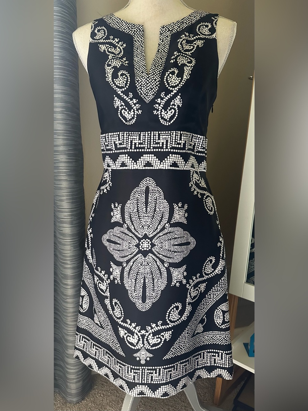 White House Black Market Black & white Knee length Silk dress